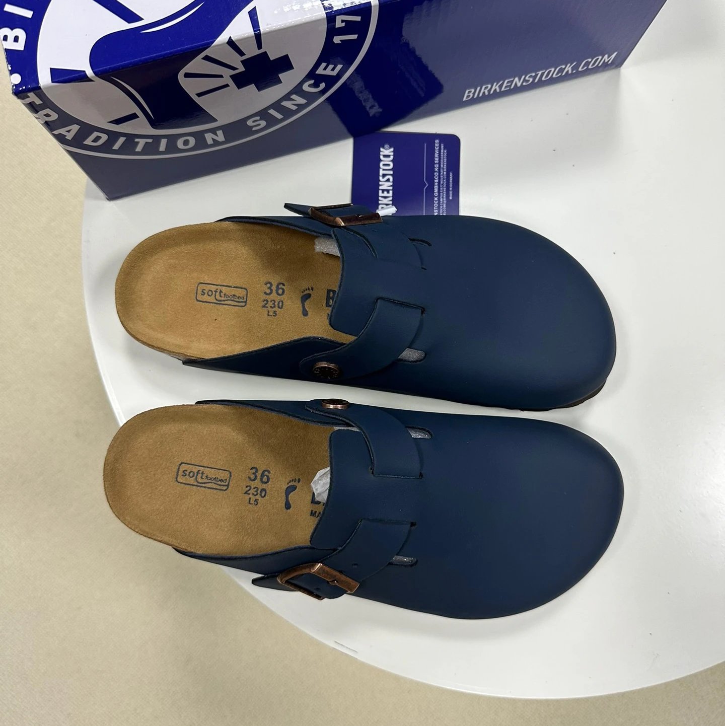 Half-slide Blue leather