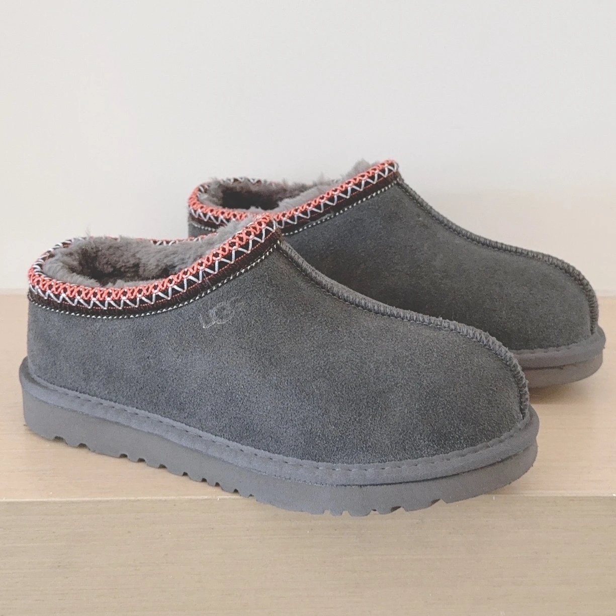 Grey Red Blue Trim