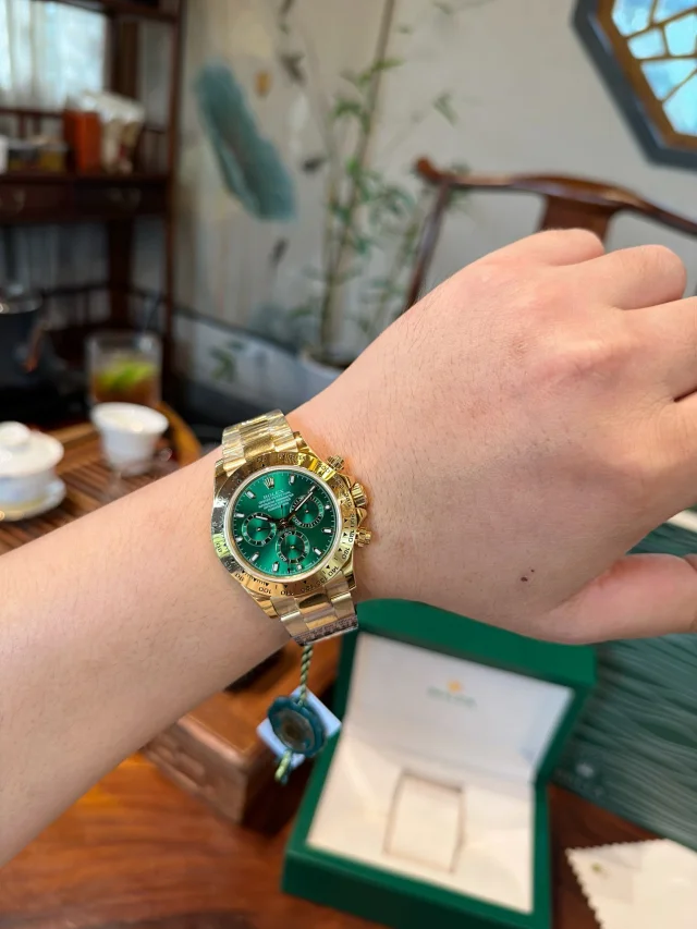 Rolex Watches Daytona chronograph with tachymeter bezel and rubber strap product detail image 46