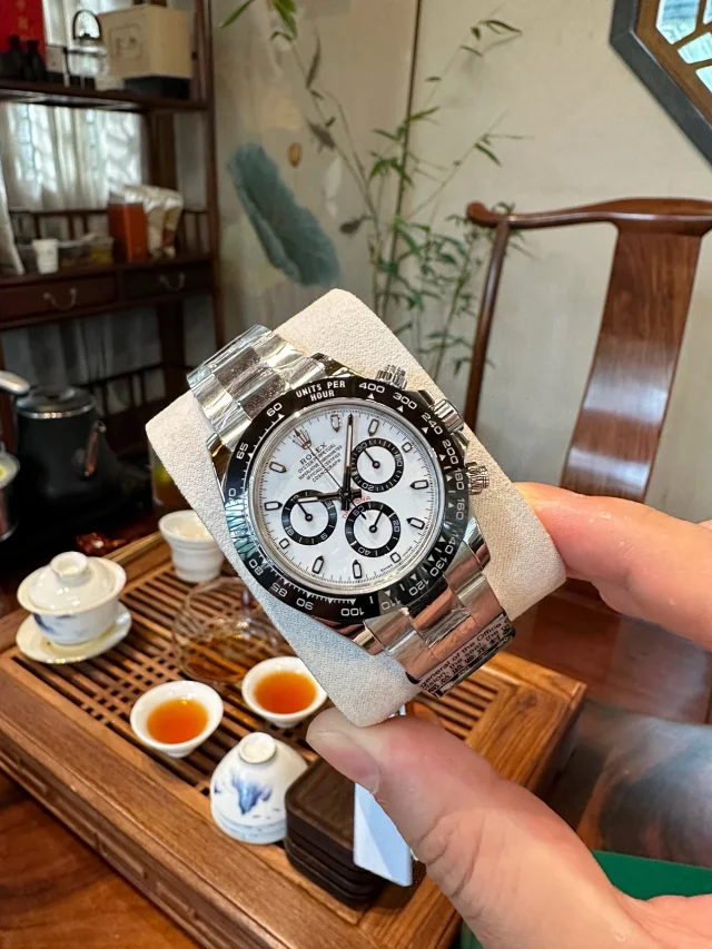 Rolex Watches Daytona chronograph with tachymeter bezel and rubber strap product detail image 31