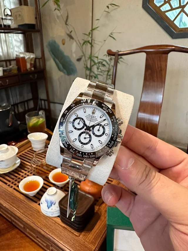 Rolex Watches Daytona chronograph with tachymeter bezel and rubber strap product detail image 32