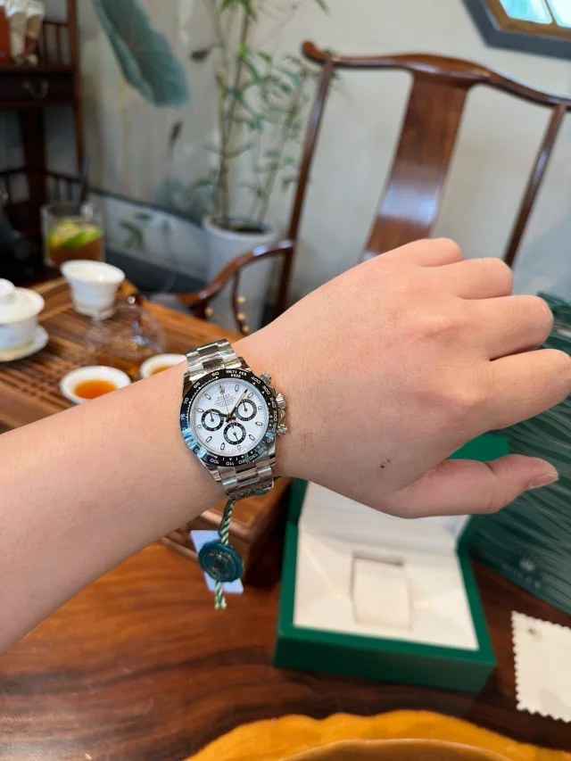 Rolex Watches Daytona chronograph with tachymeter bezel and rubber strap product detail image 30