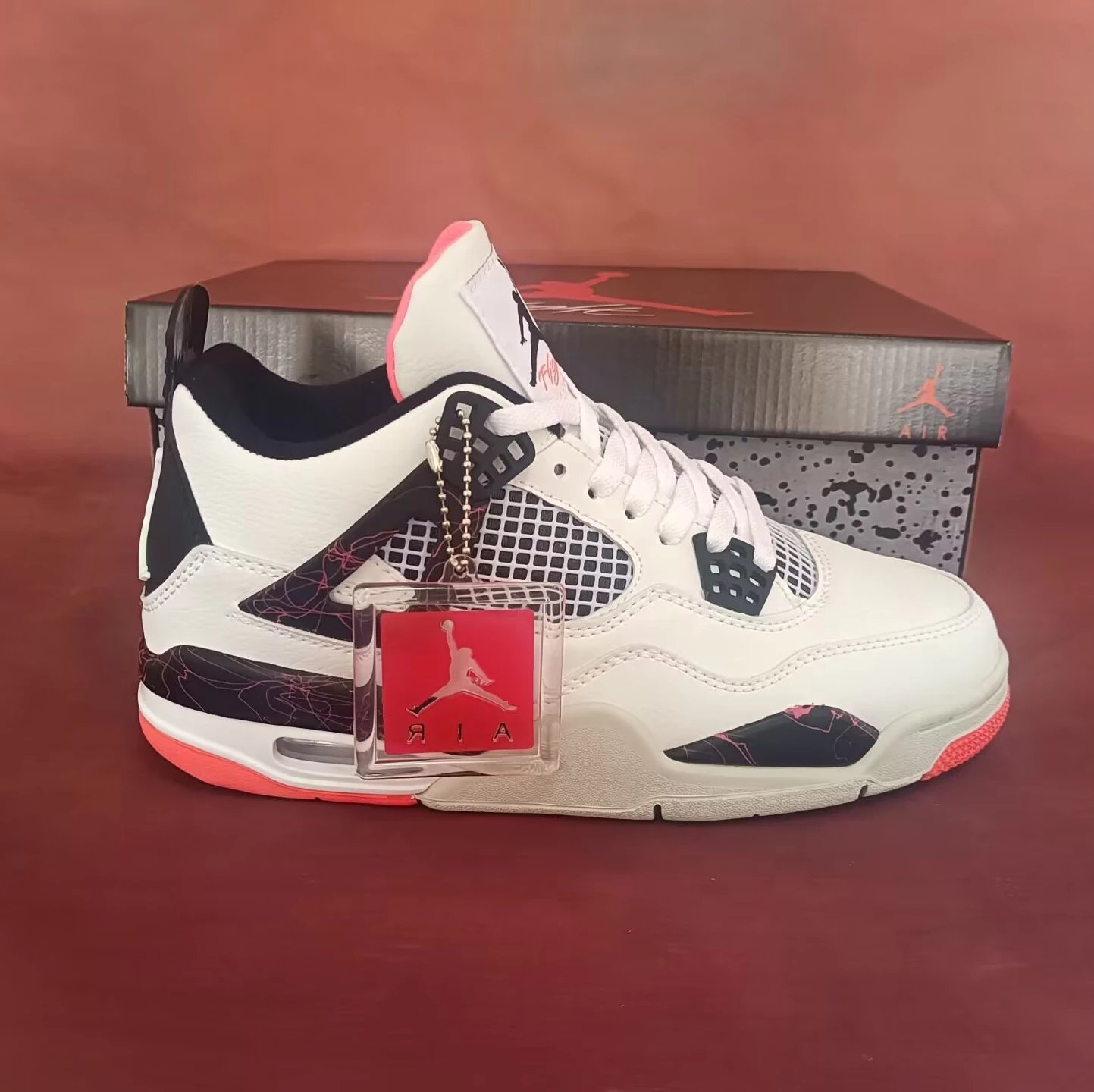Welfare Model AJ4 Hot Lava