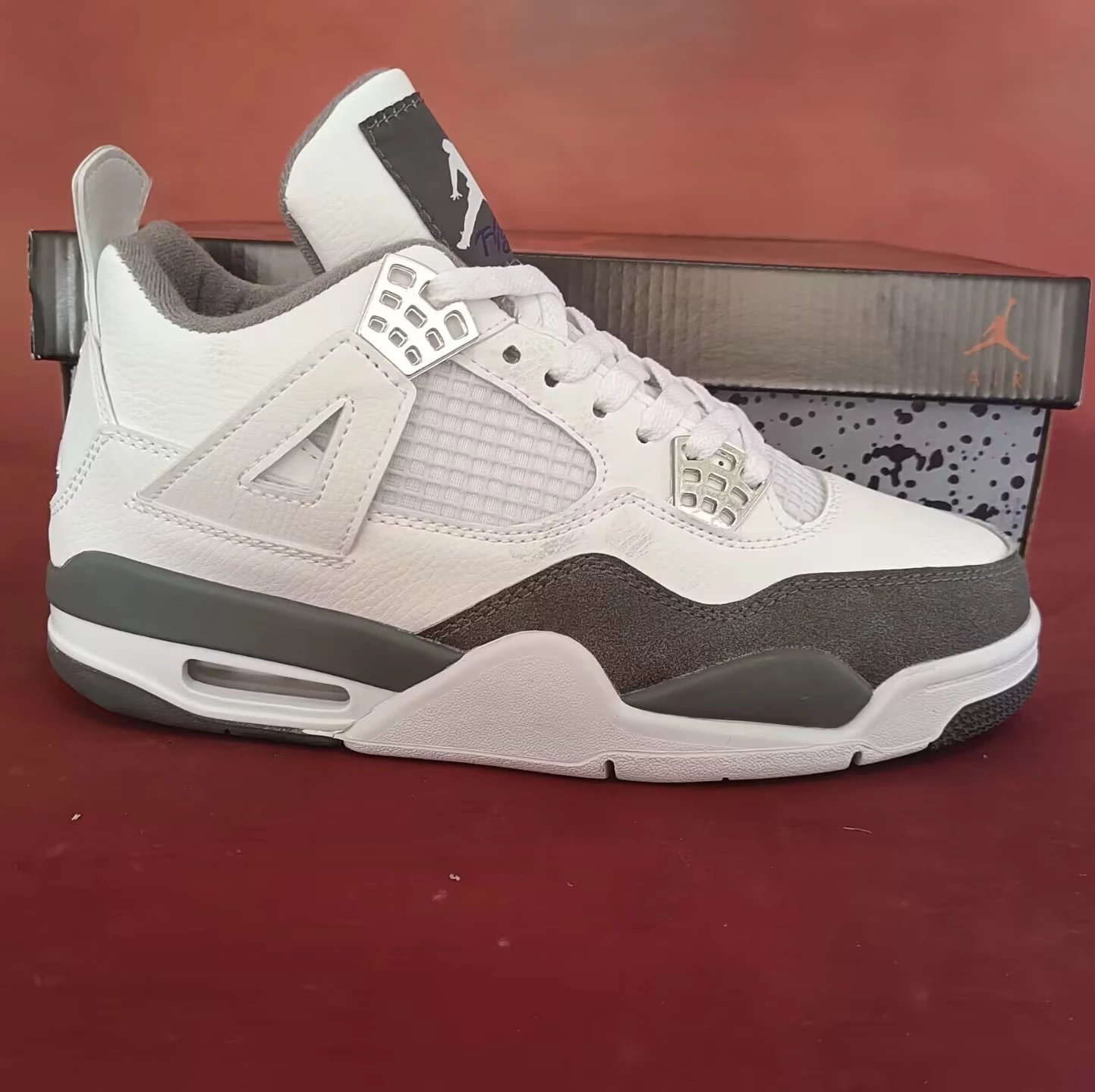 Welfare models AJ4 white gray purple