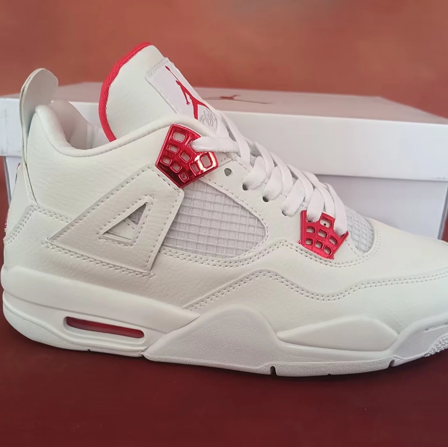 Welfare models AJ4 white red buckle