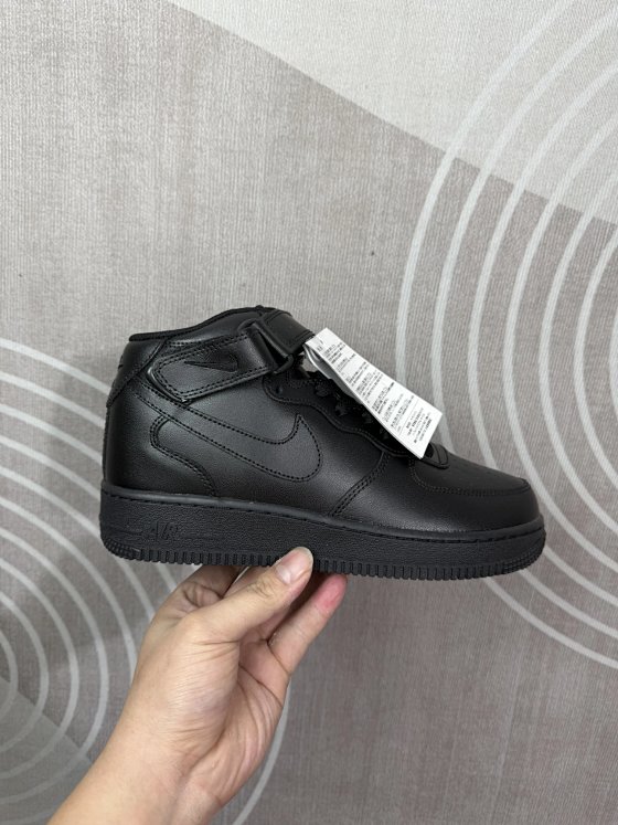 Stable Supply / Advantageous Source: Air Force 1 Mid Casual Sneakers - Soft, Responsive Cushioning and Excellent Midsole Design, a Blend of Retro and Modern Styling that Has Made the Force 1 a Global Favorite for Over 30 Years