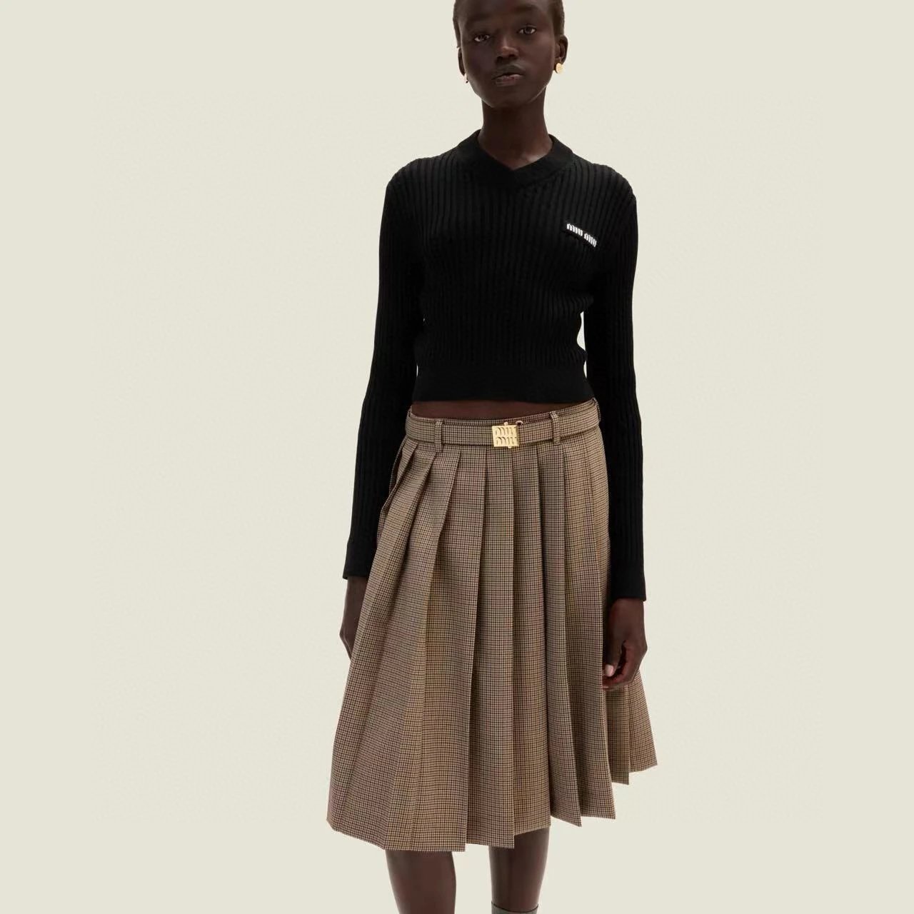 Italian Academy Lettered Jacquard V-Neck Knit Top
