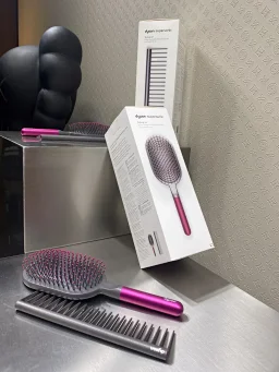 thumbnail for Dyson comb set