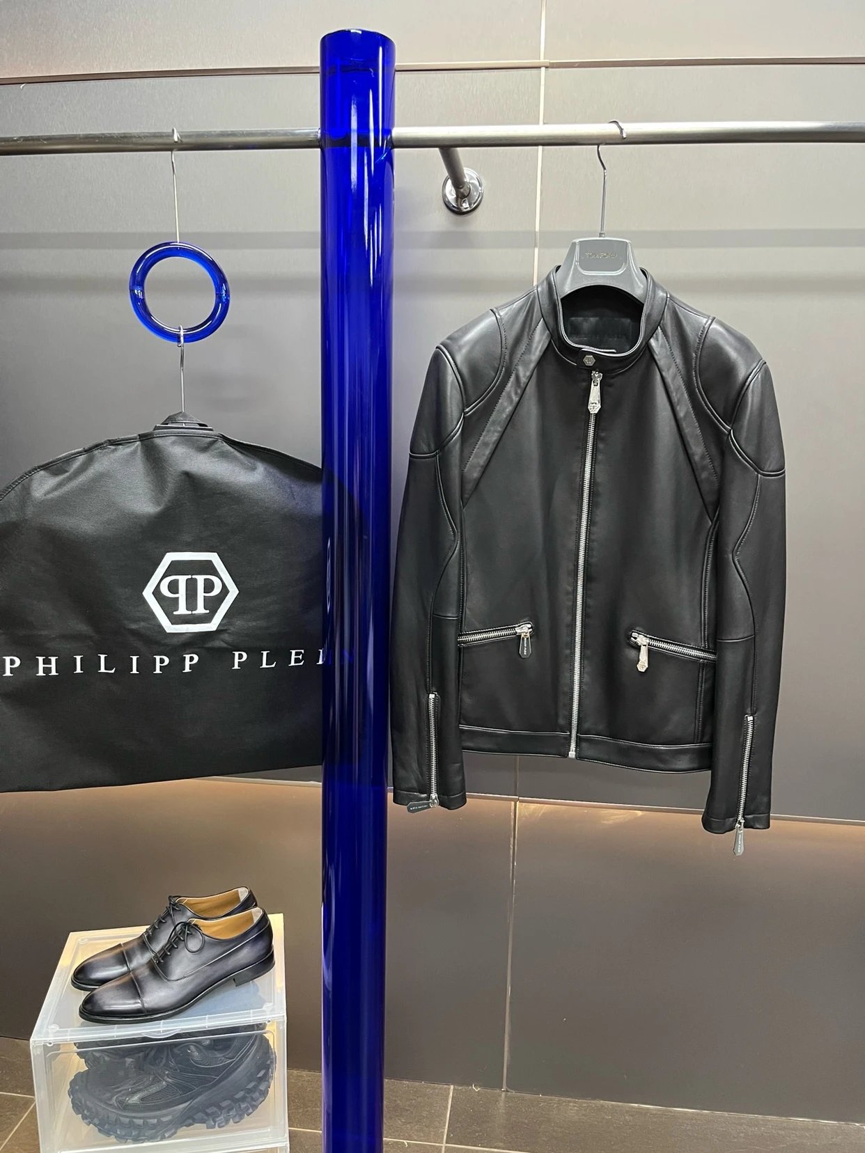 PP2025 Fall/Winter Men's Stand Collar Lambskin Motorcycle Leather Jacket with Custom Hardware and Bemberg Cupro Lining - Size Exchange Only, No Refund