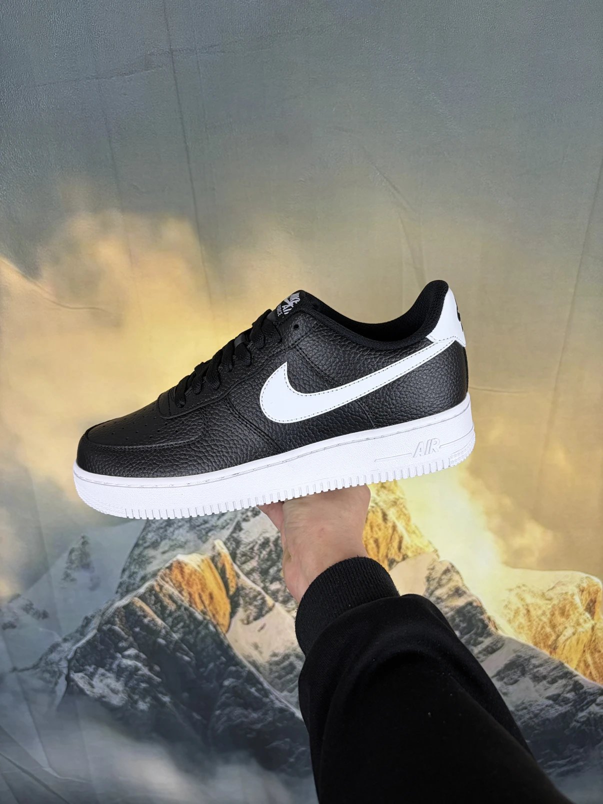 Air Force 1 Mid Air Force Black and White Classic Low cut