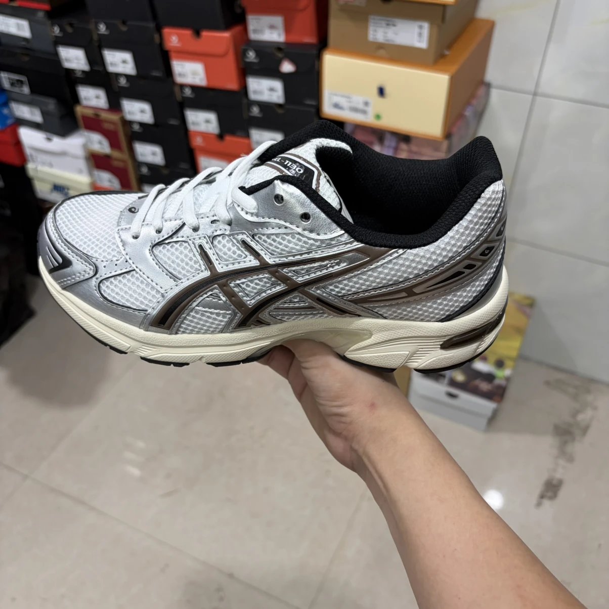 透气网面/GEL缓震胶/钢印大底/刷胶鞋垫/唇元版本ASICS Gel-1130 网面透气复古跑鞋低帮运动鞋—白棕