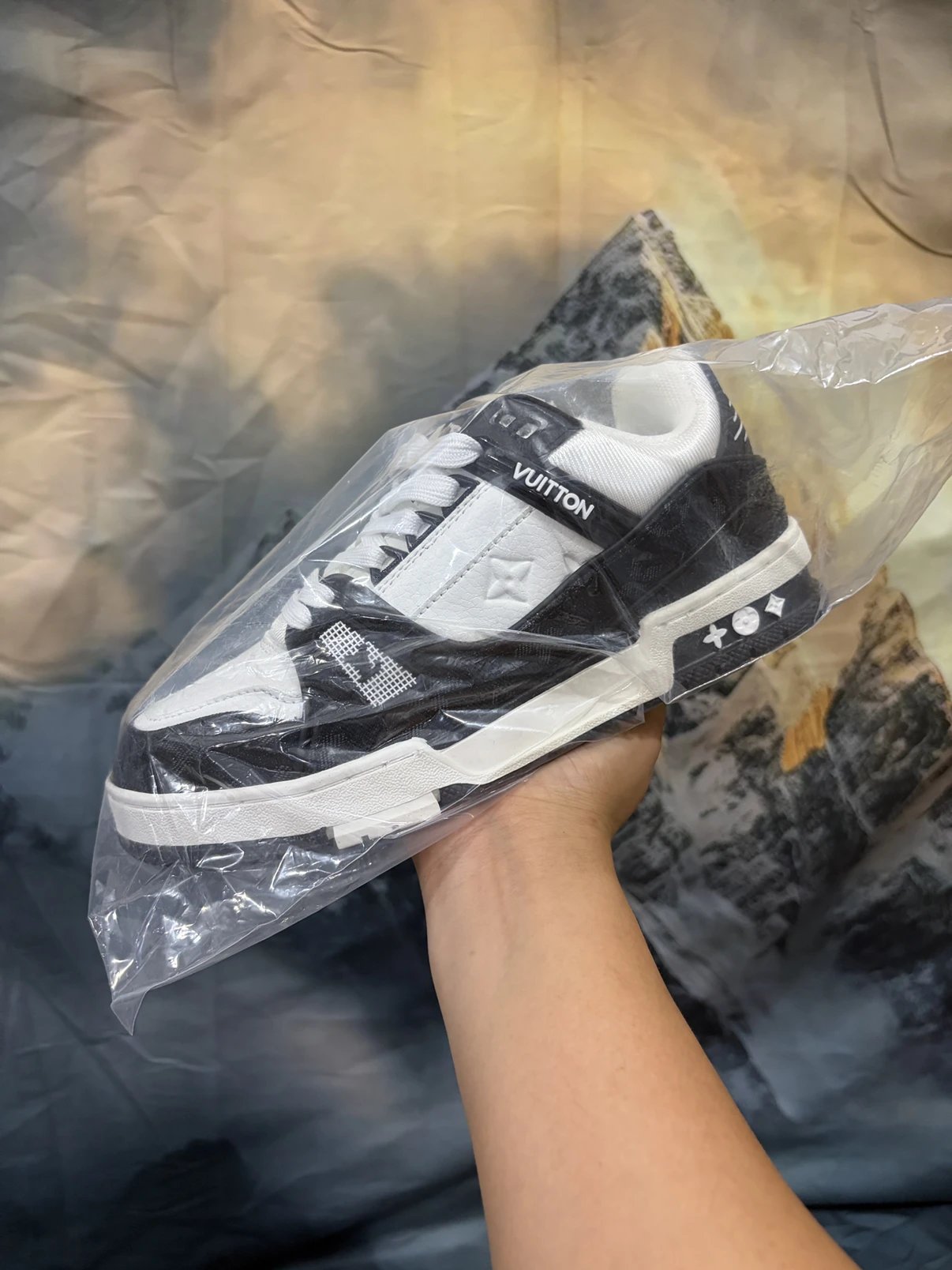 (Hollow Rubber Version/Individual Ziploc Bags in stock in all colors and sizes)Full set of accessoriesDrawer Box Donkey Low Top Board Shoes Casual Shoes-Black and White