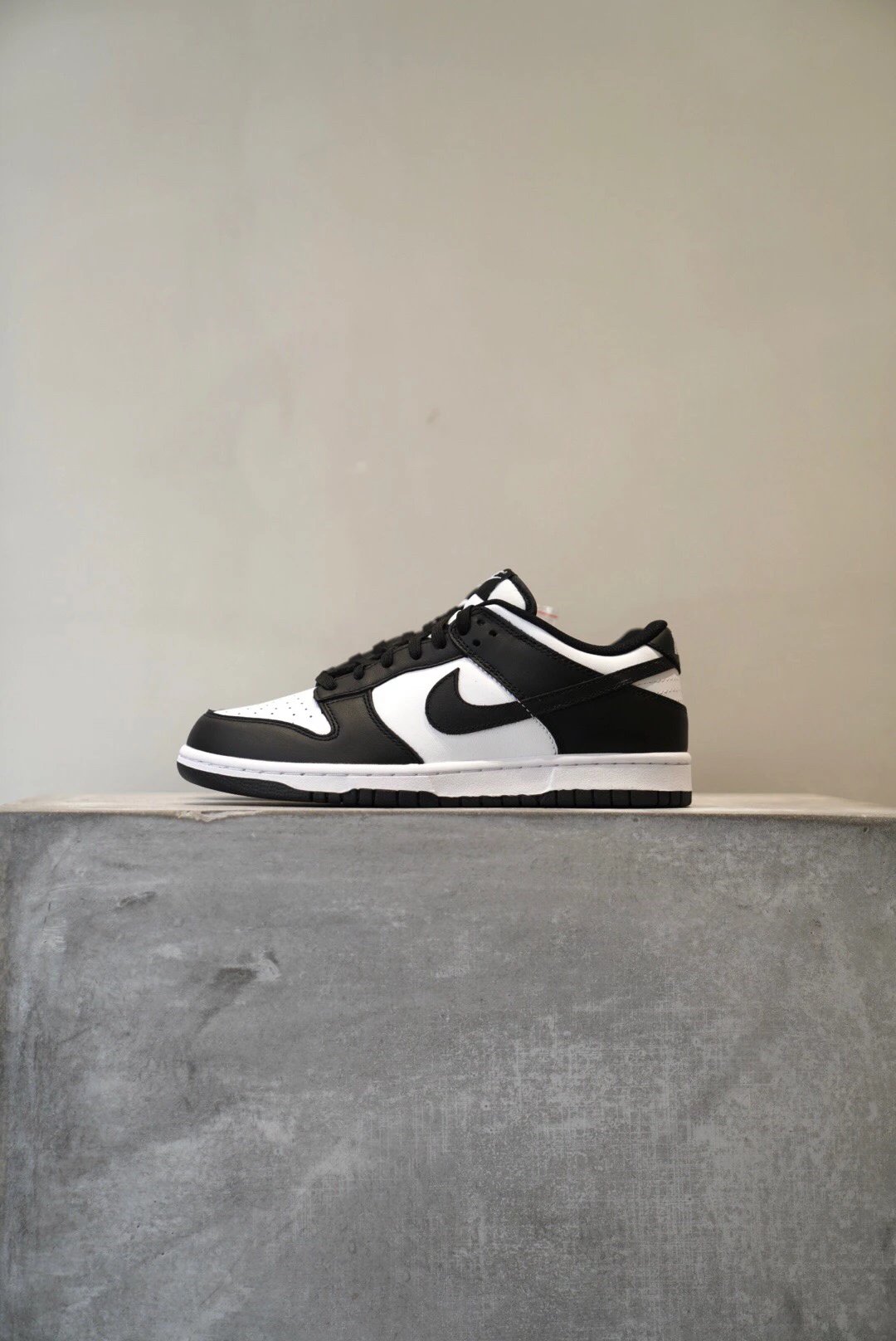 Dunk Low Retro Black White Panda