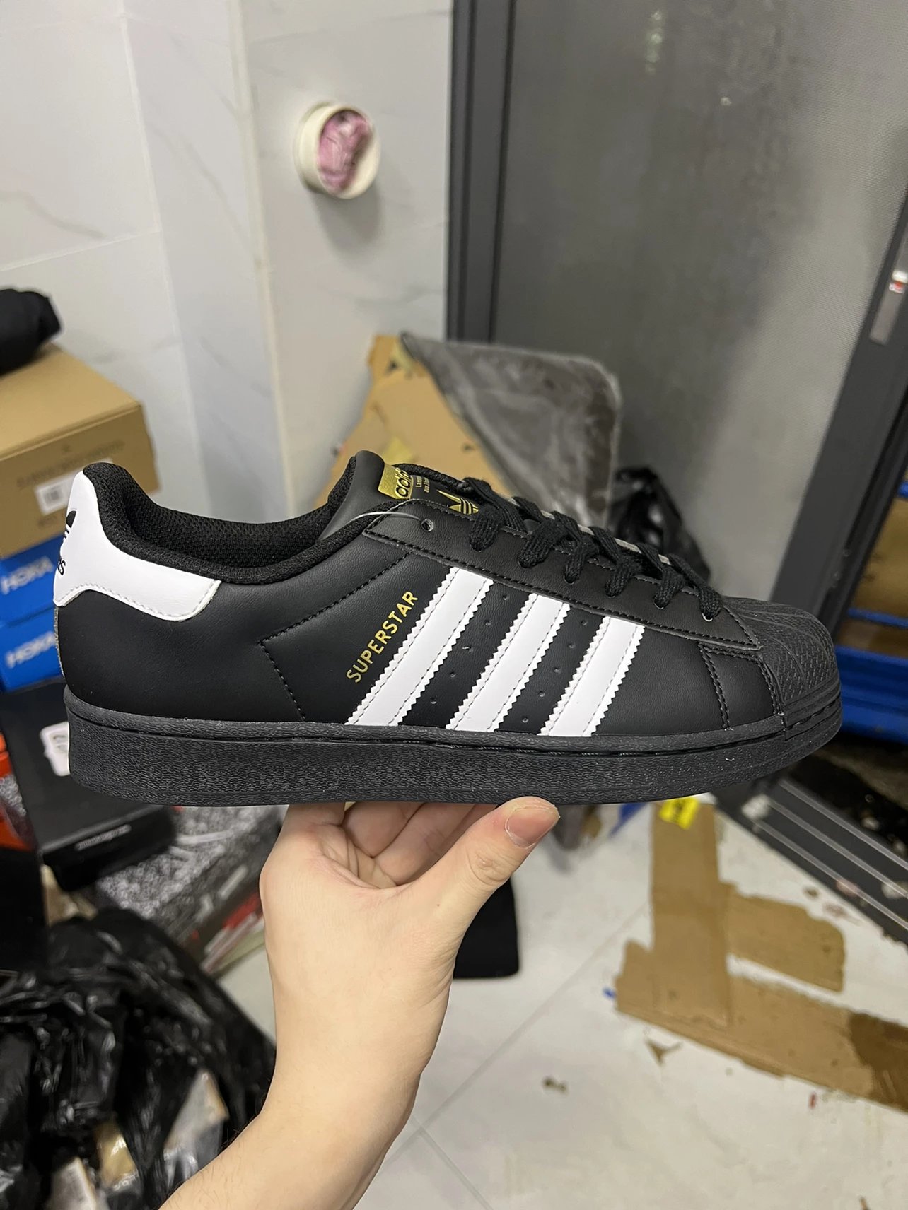 Three-dimensional Logo label Feel free to compare 100➕ version, shell head, head layer leather soft blue sole , shoes cleanliness details perfect! Classic Black Gold
