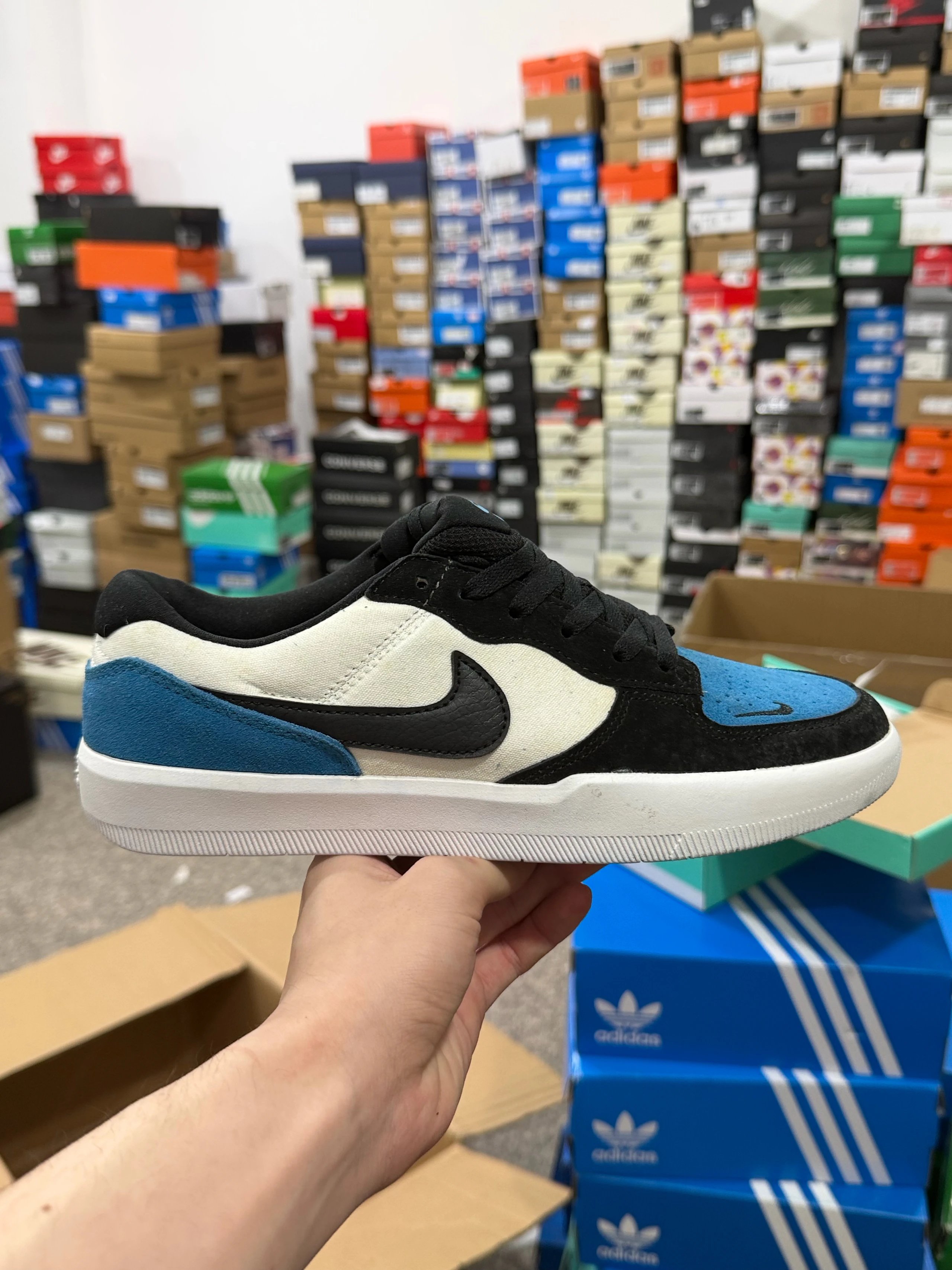 Hot deals alert! sbforce58 trendy casual skate shoes – campus style, unisex, versatile, non-slip, black, white, and blue