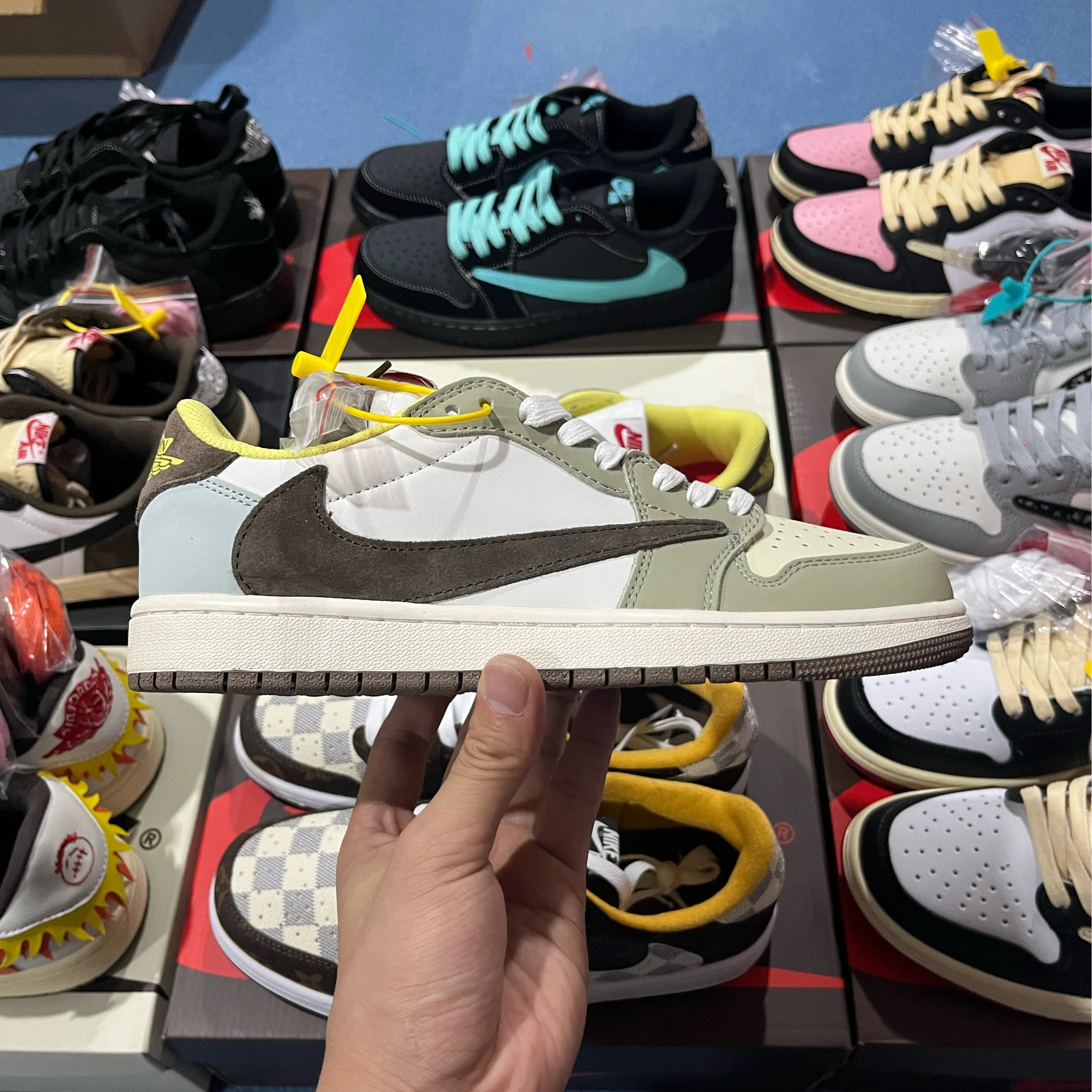 Year of the Snake Limited Edition Suede Reverse Swoosh