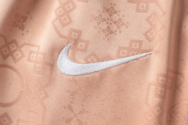 Nike Jackets Geometric-pattern zip track jacket with contrast shoulder panels product detail image 21