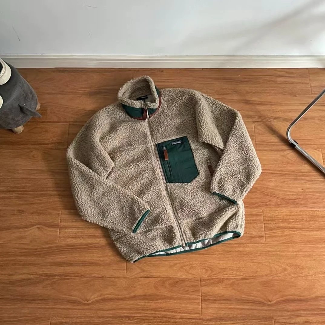 Camel Green