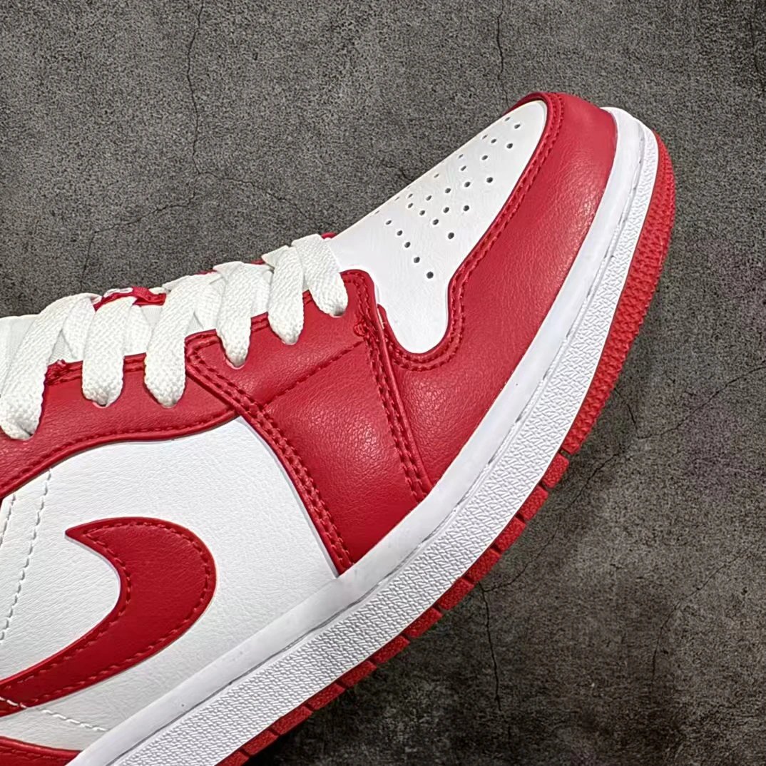 Air Jordan AJ1 Low  553558611
原鞋开发 原楦原纸板开发 全鞋电脑针车 原厂内置全掌气垫 原盒内在原标 唯一Zp原版鞋带绑法 免检产品 全新2022版型 全头层皮料 完美 6