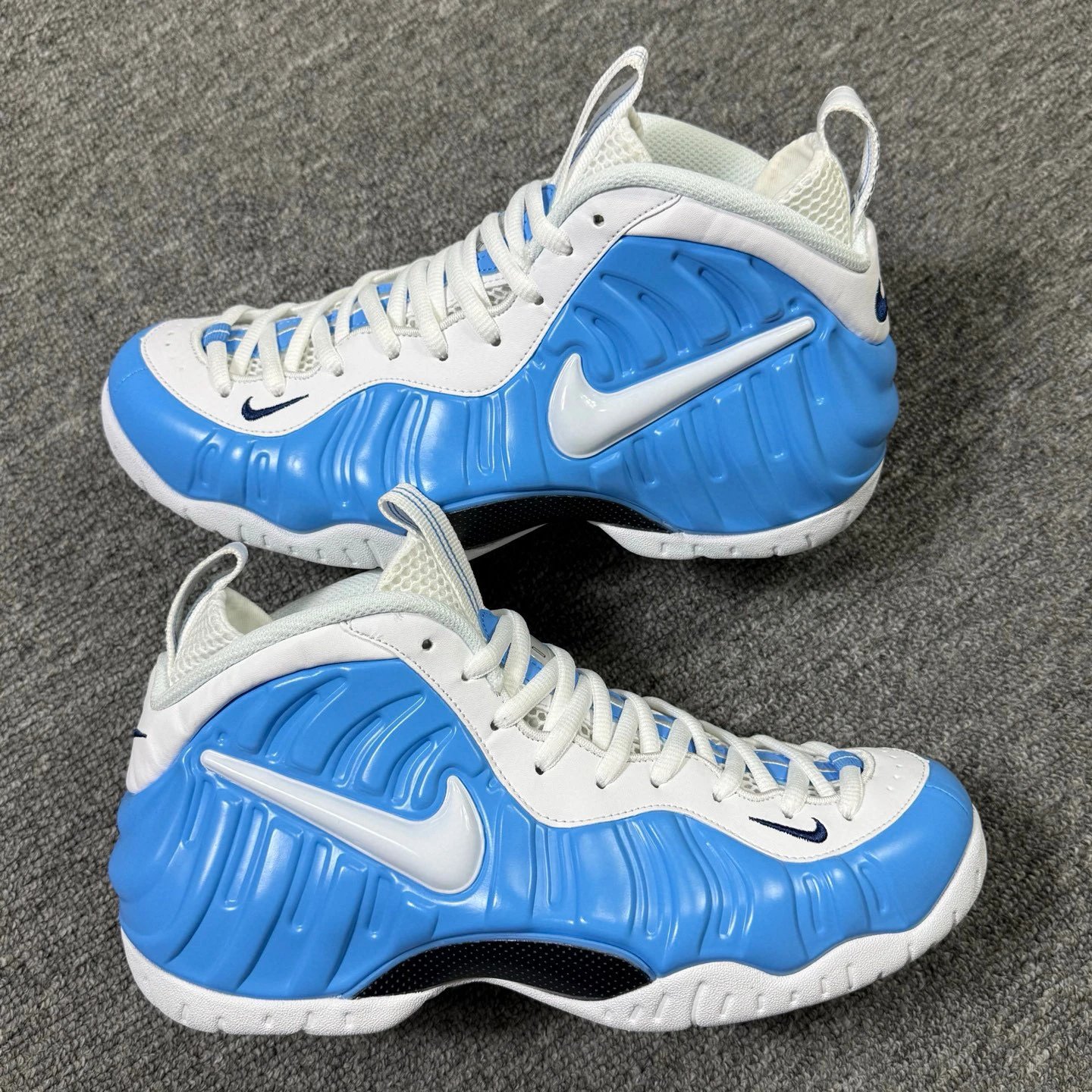 DG Foamposite“2026 / University Blue”