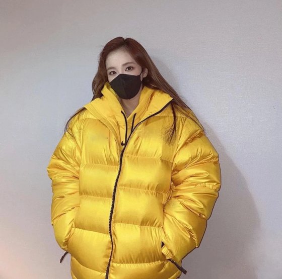 Unisex Down Jacket with Stand-Up Collar - Puffer Coat in Yellow and Black, Fluffy and Warm, for Couples