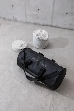 thumbnail for FOG Fear Of God Essentials 20fw 新款黑色手提包 皮质旅行包行李桶包健身训练篮球高街大容量水桶包 单肩斜挎手提两用背包百搭磨砂皮黑色机能户外行李袋gg