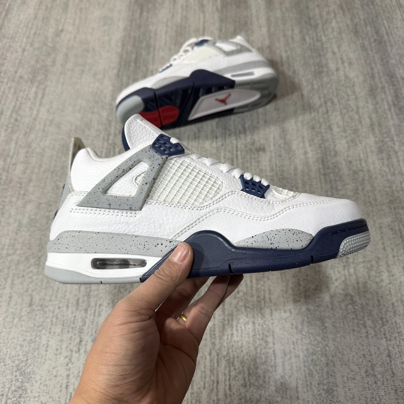 AJ4 High Top Retro Shoe