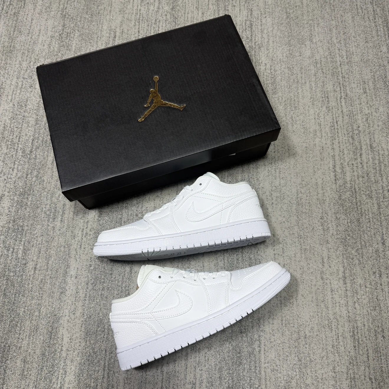 AJ1 Low Retro Basketball Shoe