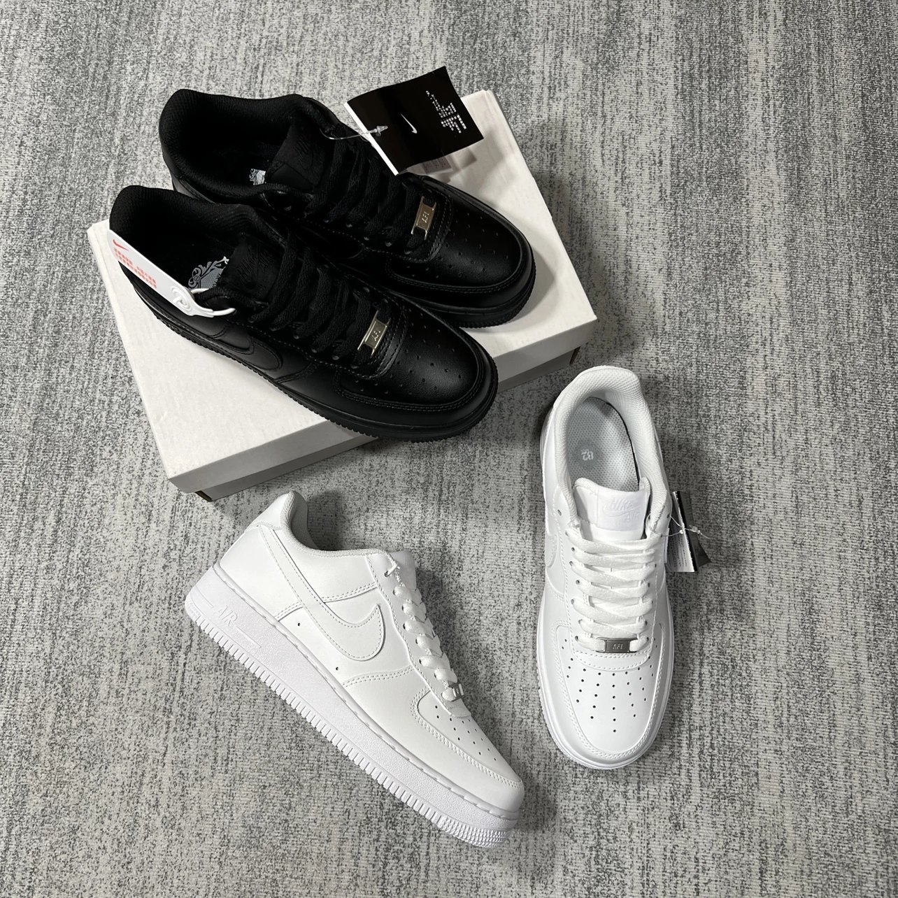 R26 cost-effective Air Force pure white/pure blackboard shoes