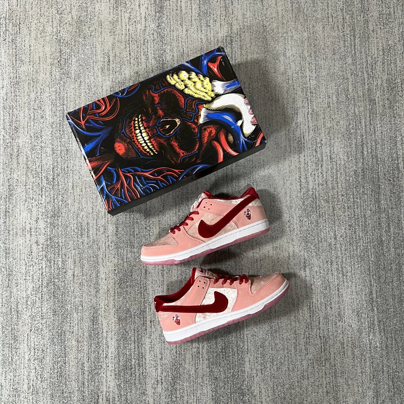 G22 welfare volume Dunk SB Pro QS Valentine's Day low top sneakers