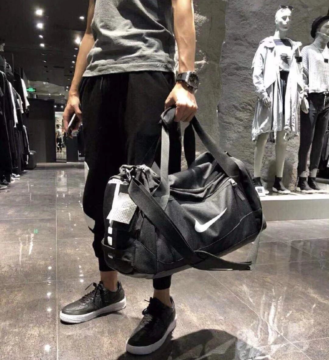 Nike Travel Bag for Men and Women, Gym Bag, Tote Bag, Crossbody Bag, Extra Large Capacity, Wet/Dry Compartment, High-Capacity Training Bag