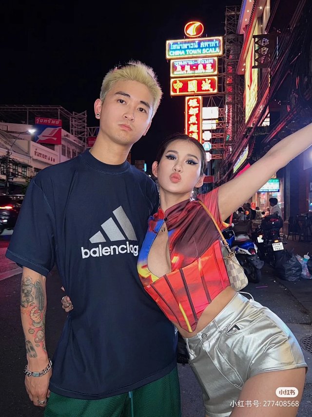 Balenciaga T-Shirts: seller detail photo 5