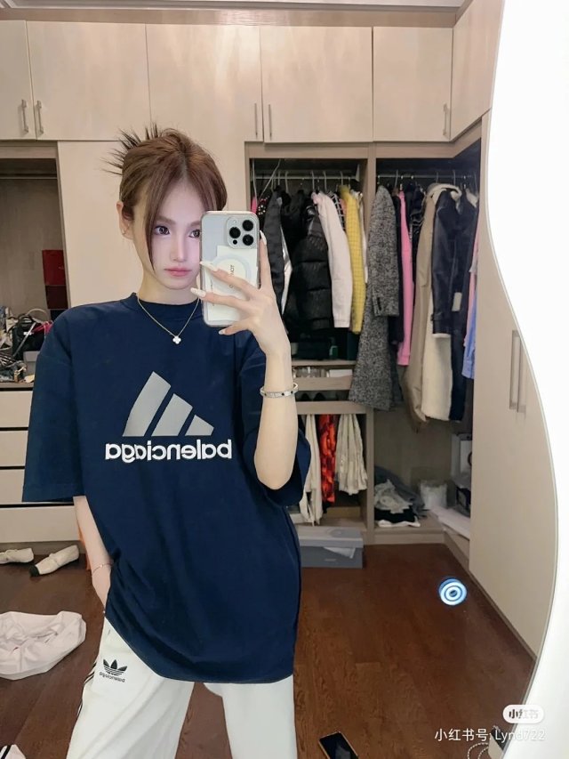 Balenciaga T-Shirts: seller detail photo 1