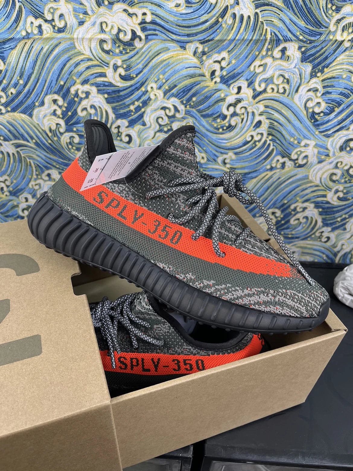 Premium 1:1 Batch Up to US Size 14 Yeezy 350 Boost with BASF Outsole High-End 150+ Version Thickened Shoebox Correct Shoebox Printing Big Heel + Hangtag Built-in Chip + BASF Pellet Pack Green Black Orange Stripe