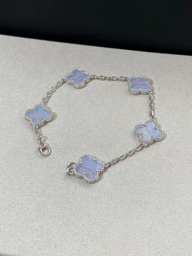 Unbranded Jewelry Four-Leaf Clover Chain Bracelet product detail image 12