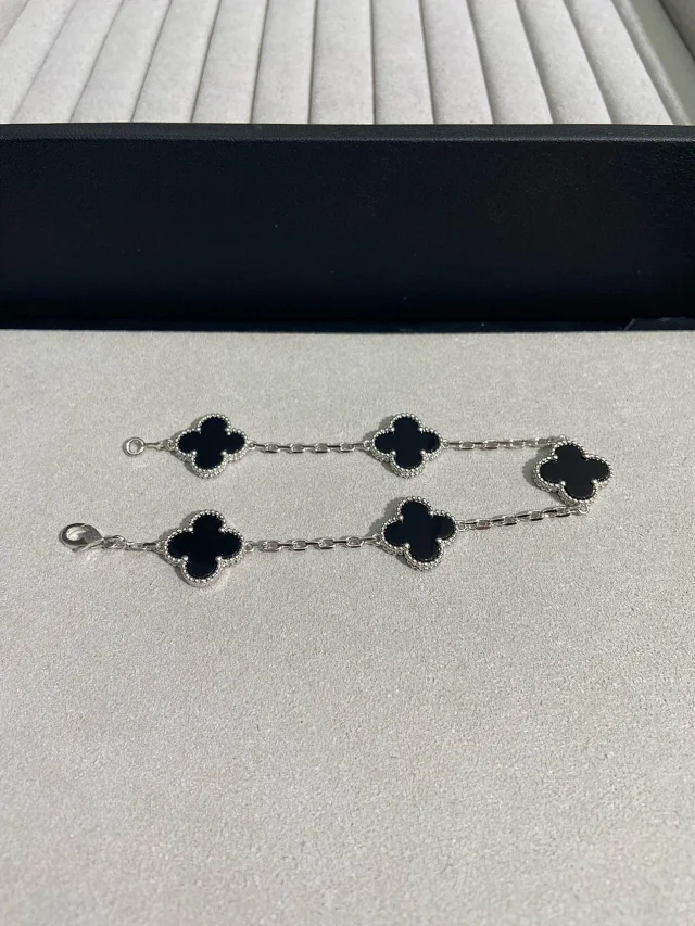 Unbranded Jewelry Four-Leaf Clover Chain Bracelet product detail image 14