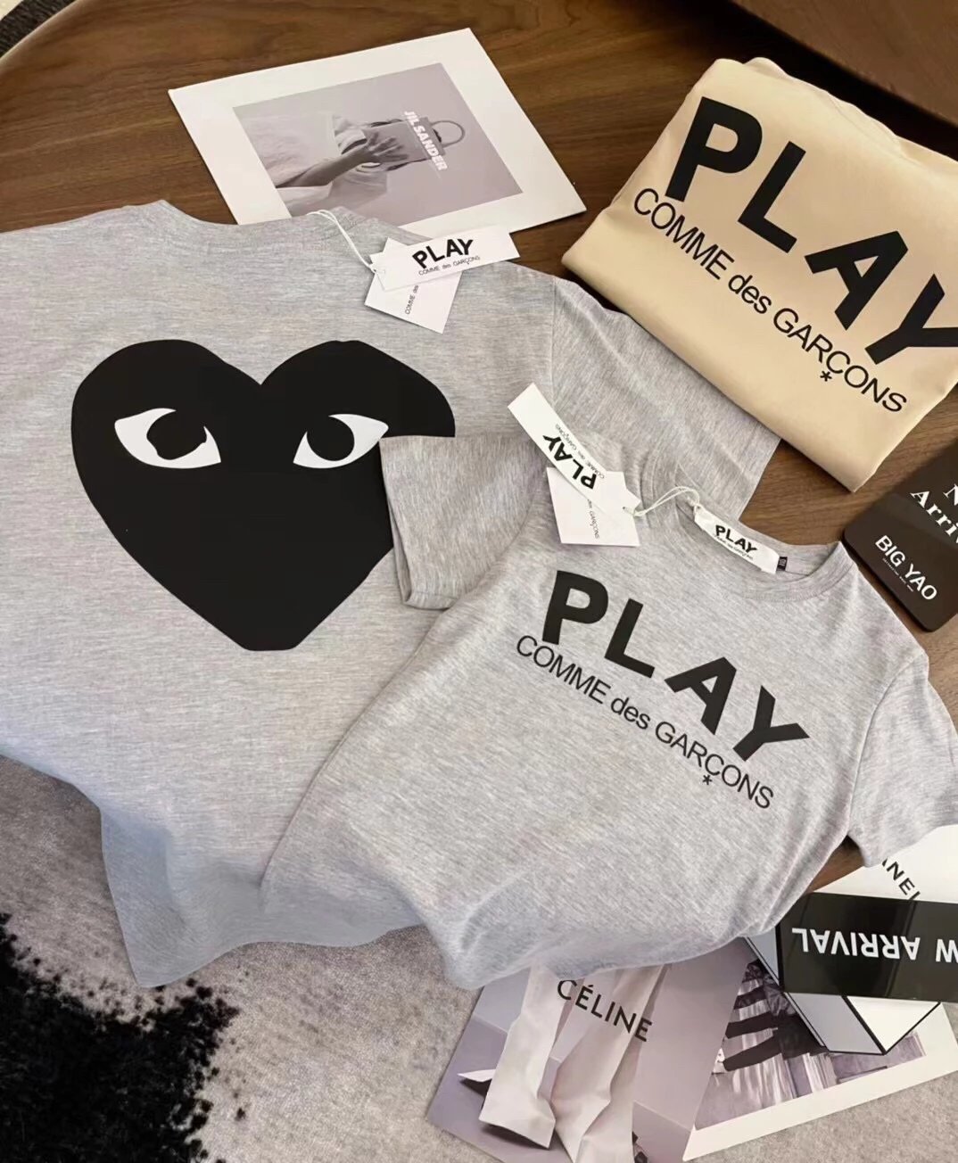 Special price pop-up package! Chuanjiu family classic parent-child letter eyes love double-sided printed cotton short-sleeved, 200g combed cotton T-shirt high quality with the original collar tag tags do not pilling, not deformation, not shrinkage, adult models of children's clothing have, if you need other colors can contact customer service, their own factories can be customized ha!