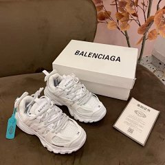 Original label, original box, anti-counterfeit buckle, black and white, sizes 36-44, from a certain Parisian family. Real photos are not junk goods in the market. Men's and women's sizes are complete. Men's and women's couple's dad shoes
