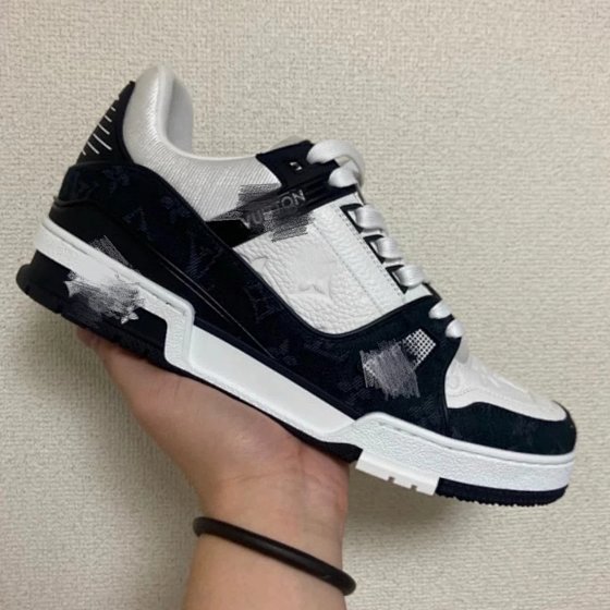 Casual Skate Shoes White Black Premium Quality Lasting Craftsmanship Real Shot Quality