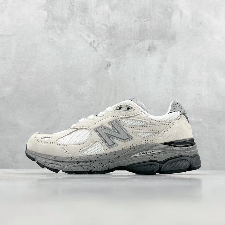 New Balance 990