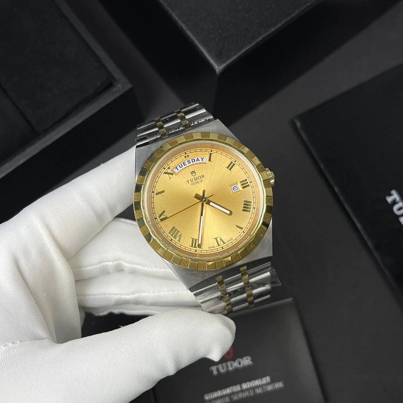 Watch from Three-legged