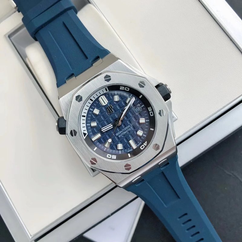 Watch from Three-legged