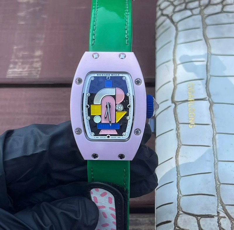 Watch from Three-legged