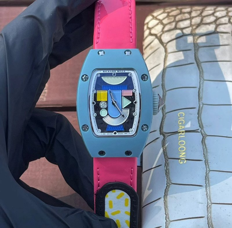 Watch from Three-legged