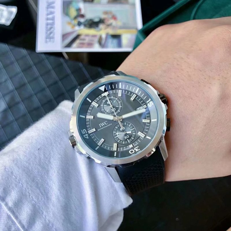 Watch from Three-legged