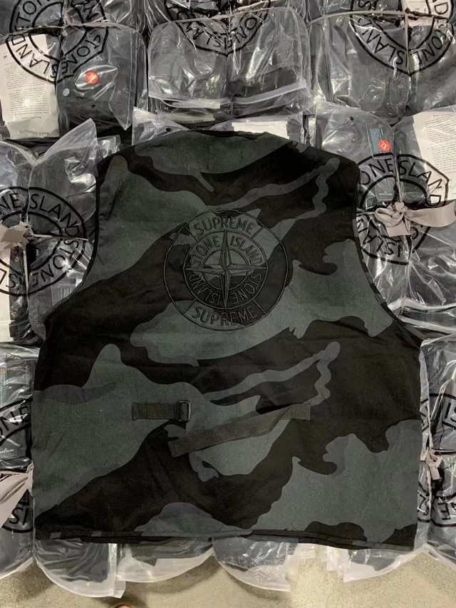 Stone Island Vests Multi-Pocket Utility Vest product detail image 20
