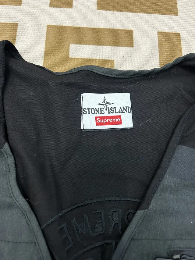 Stone Island Vests Multi-pocket utility vest product detail image 2
