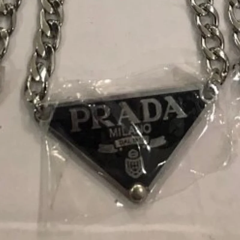 Prada - rep biżuteria