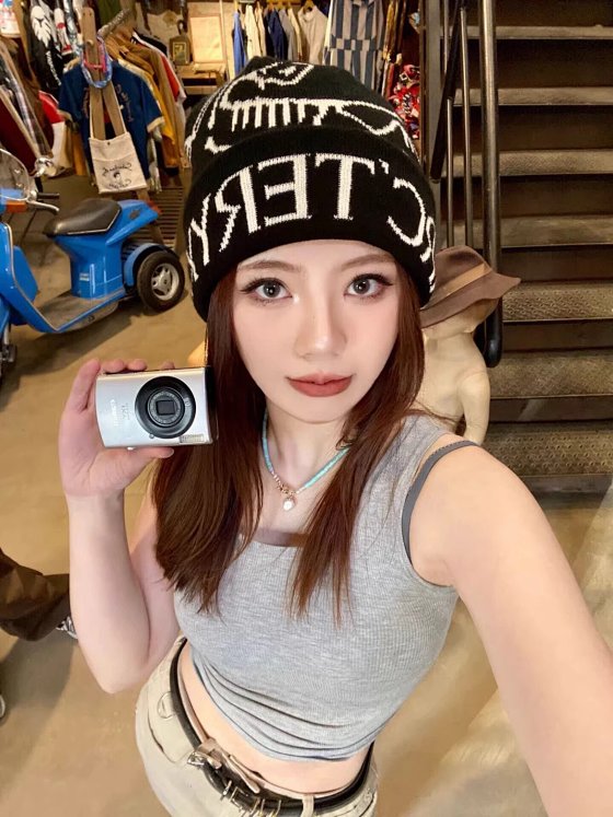 Superb quality! New double-layer warm knitted thick wool hat! Big LOGO design! As pictured 7⃣️ colors!