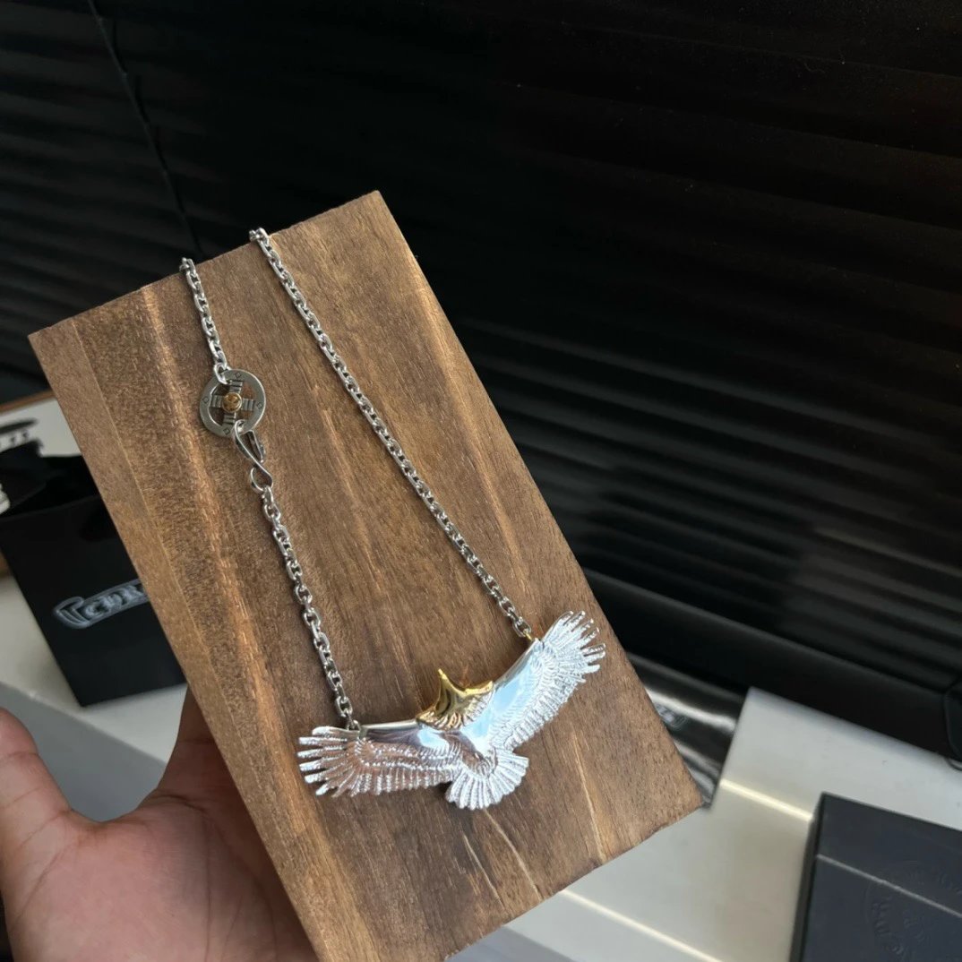 Gucci Crystal Necklace foto 3